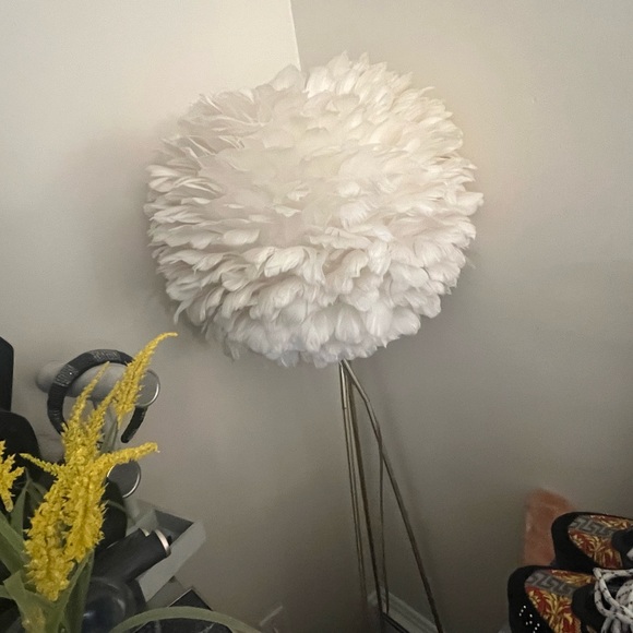 Marjorie gold tripod floor lamp - Picture 3 of 4